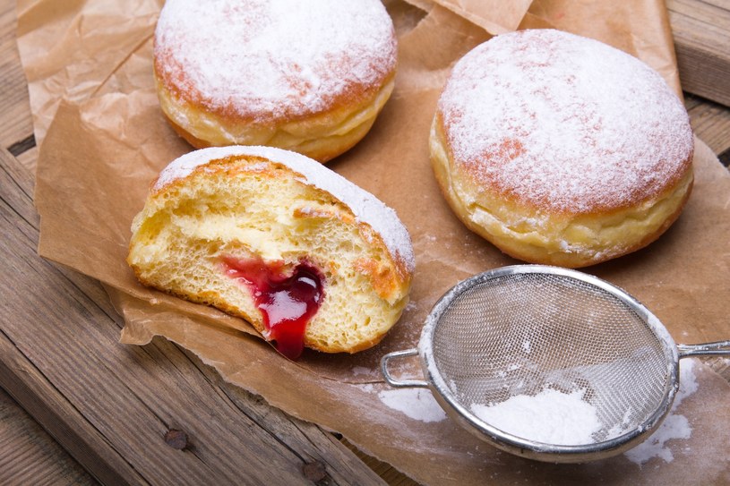 Na czym smażyć pączki, aby zawsze się udawały? Będą rumiane i pyszne