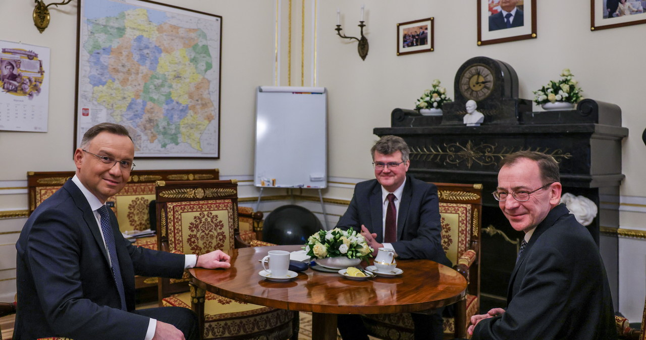 Mocne słowa Tuska o „prezydencie obściskującym przestępców”