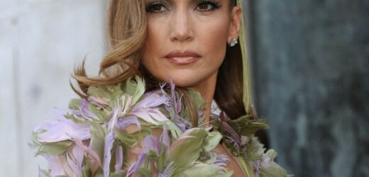 Jennifer Lopez walczy o uwagę w odważnych stylizacjach. Trudno oderwać wzrok