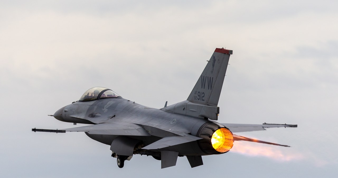 Amerykański myśliwiec F-16 rozbił się u wybrzeży Korei Południowej