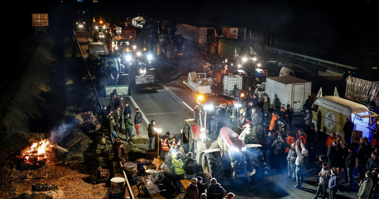 18 rolników aresztowanych. Żandarmeria próbuje powstrzymać blokadę Paryża