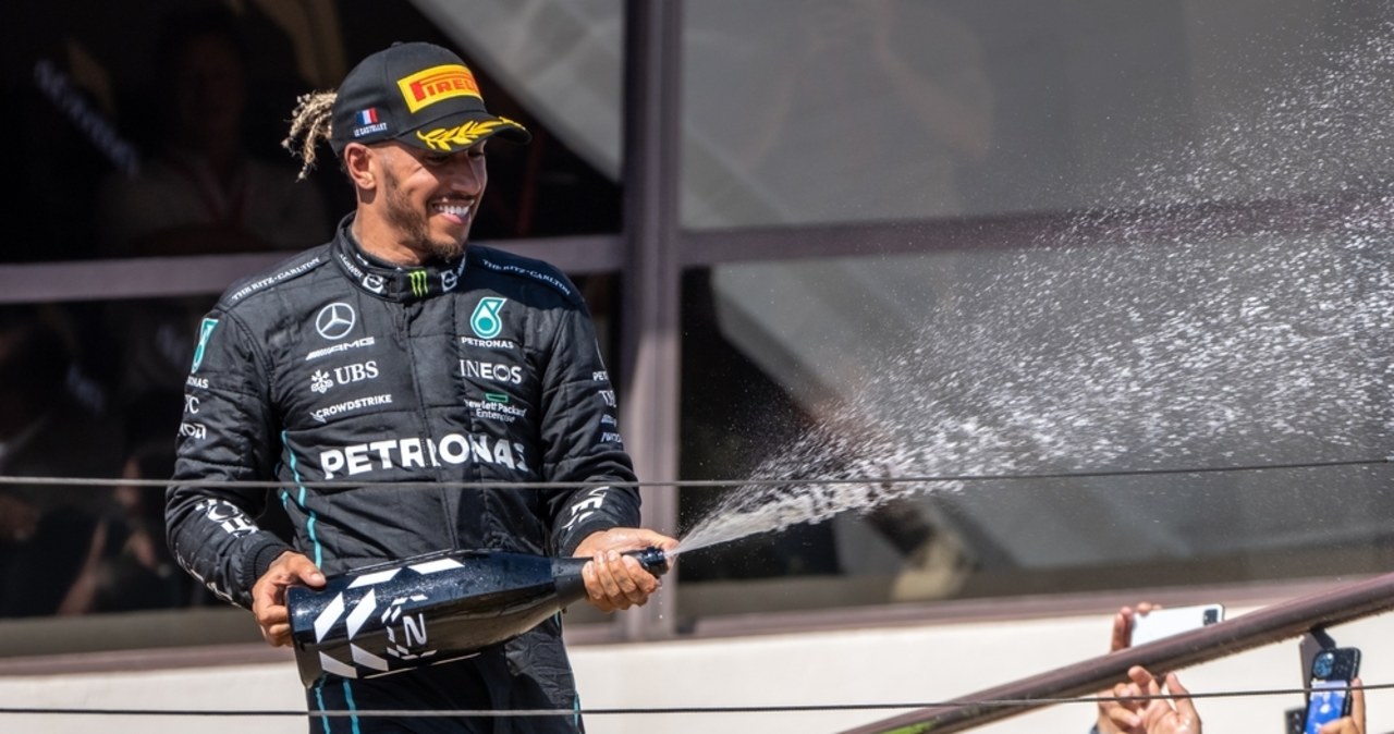 Lewis Hamilton przechodzi do Ferrari