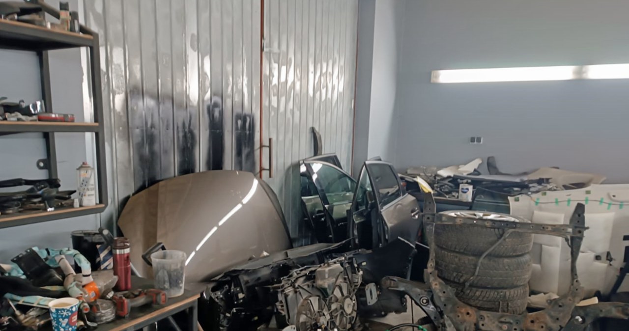 Ostrołęka: Policjanci znaleźli auta o wartości pół miliona złotych