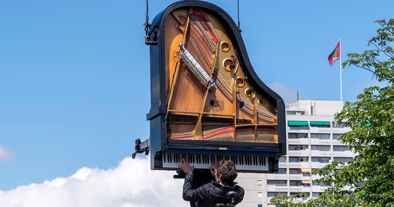 Wertykalny pianista. W ten sposób chce zagrać 182 razy