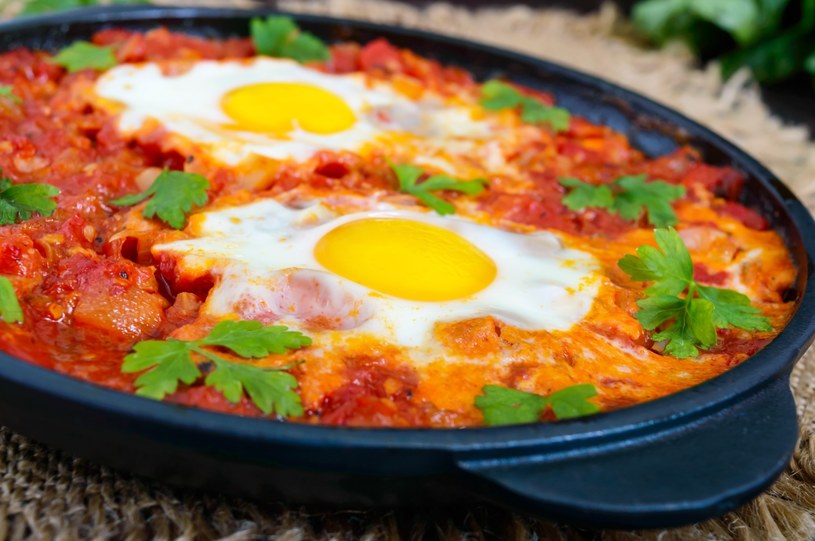 Konkurencja dla jajecznicy i omletu. Danie z jajek wygląda i smakuje obłędnie
