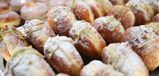 Ile pączków trzeba zjeść, żeby przytyć 1 kg? To sporo kalorii