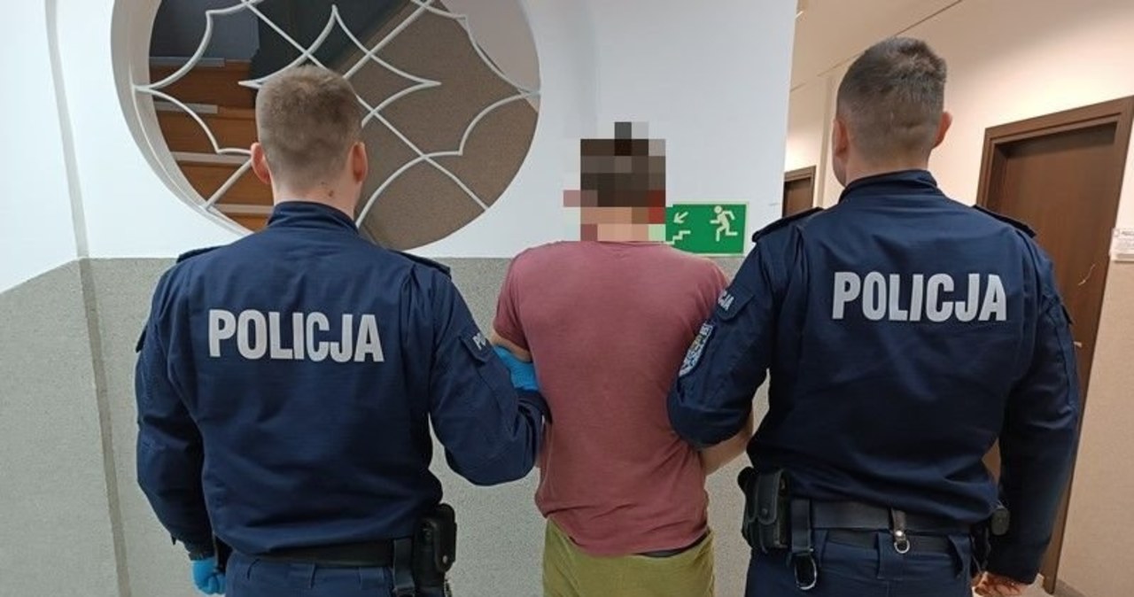 Dokonał rozboju z nożem w ręku. Pijany 31-latek zaatakował też policjantów