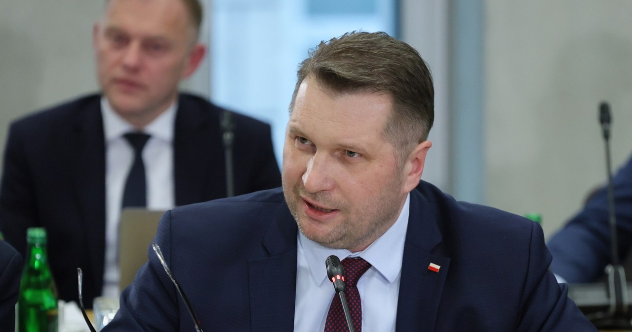 Finansowe decyzje Czarnka pod lupą ministerstwa