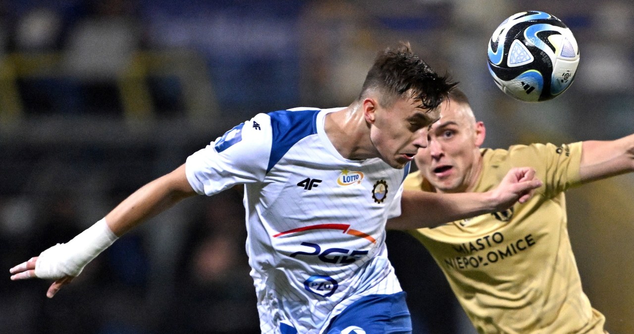 Stal lepsza od Puszczy. Piłkarska ekstraklasa powróciła