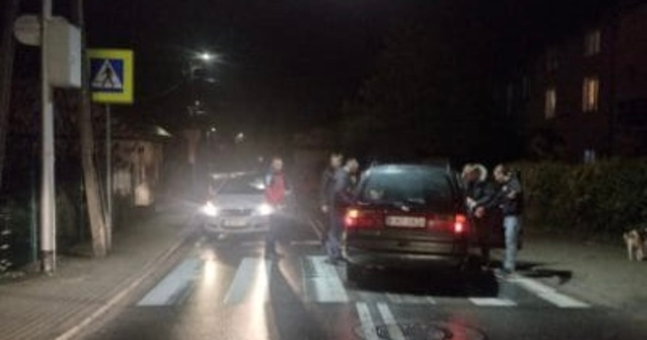 Ukradli samochód taty. 18-latek złapał złodziei