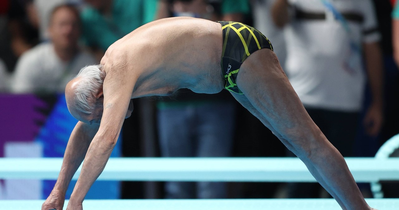 Niesamowity skok do wody na MŚ. Wykonał go… stulatek [FILM]