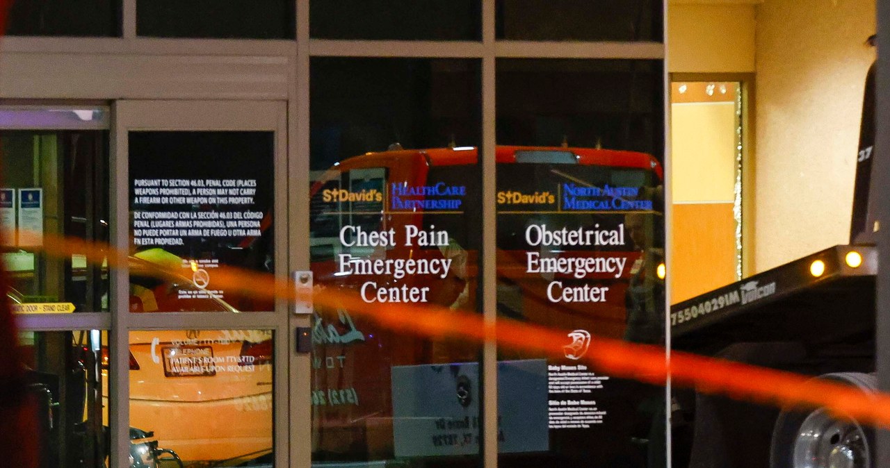 Szokujące nagranie: Rozpędzone auto wjechało na oddział ratunkowy