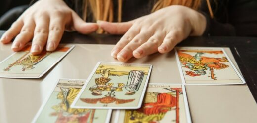 Wróżka Diana postawiła tarota wszystkim znakom zodiaku. To zobaczyła 16 lutego