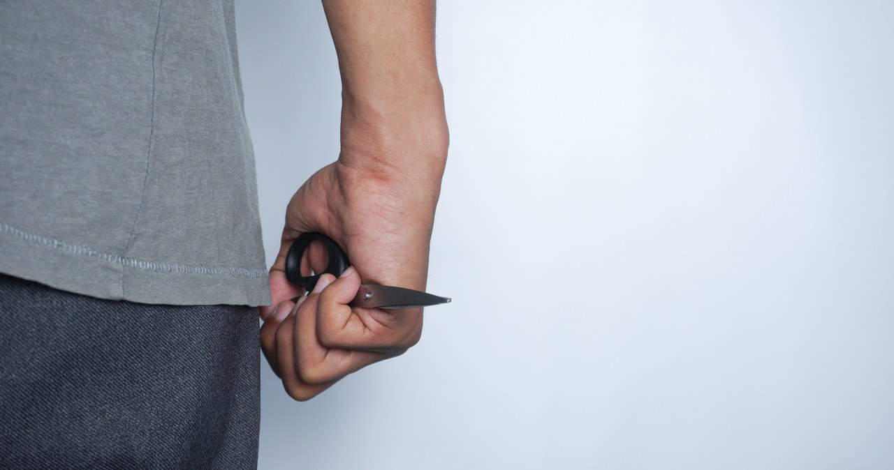 Pokłócili się o kobietę. 16-latek ugodzony nożyczkami