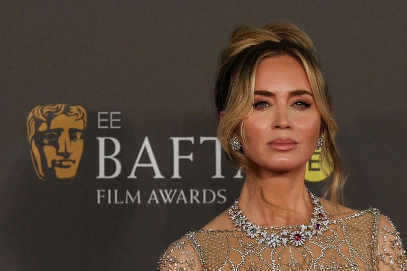 Emily Blunt odsłoniła brzuch w efektownej stylizacji. Czerwony dywan należał do czterdziestolatki
