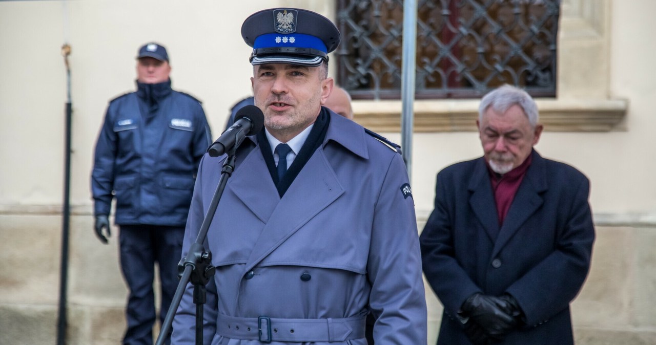 Groźby odwołań i obcięcia premii. Tak straszono krakowskich policjantów