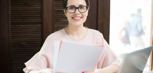 Czerwone flagi w ogłoszeniach o pracę. Brzmią jak zachęta, mogą mydlić oczy