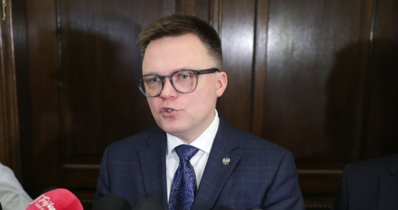 Hołownia: Upublicznimy wszystkie nagrania z przepychanek pod Sejmem