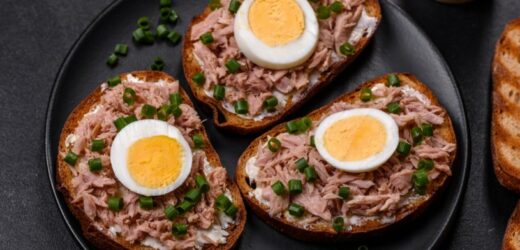 Pyszne smarowidło na Wielkanoc. Pasta kanapkowa z jajek i tuńczyka
