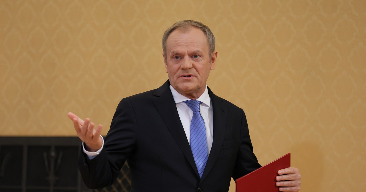 Kiedy paliwo po 5 zł? Tusk: Do końca marca powinniśmy wiedzieć