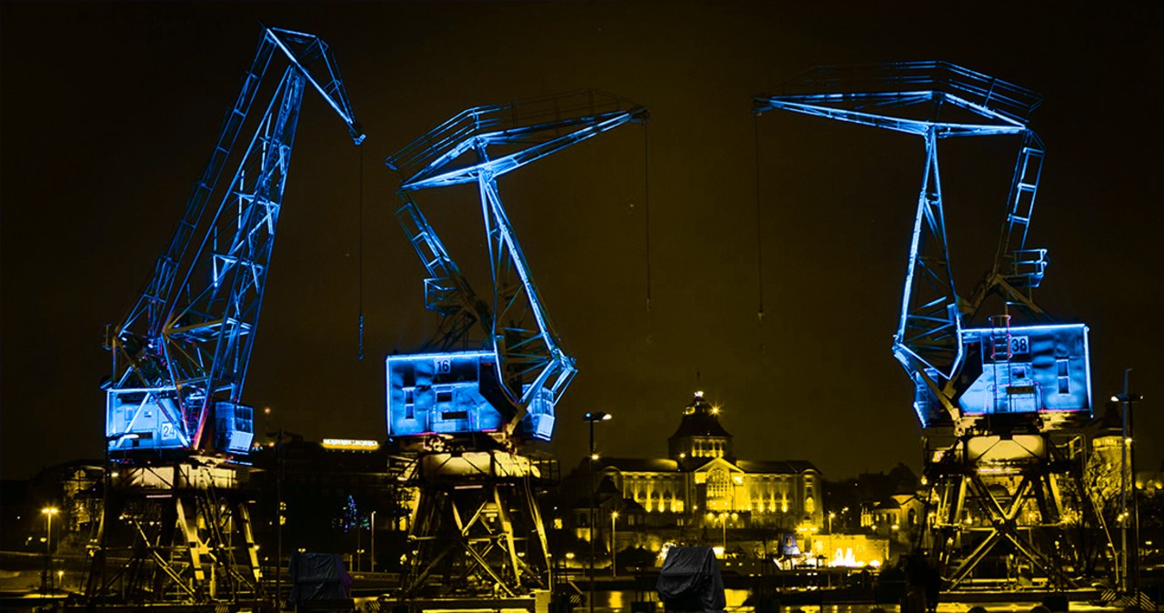 Budynki w barwach Ukrainy. Solidarność w 2. rocznicę wybuchu wojny