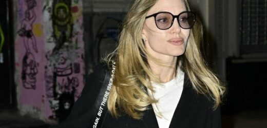 Angelina Jolie w blond włosach. Jest nie do poznania
