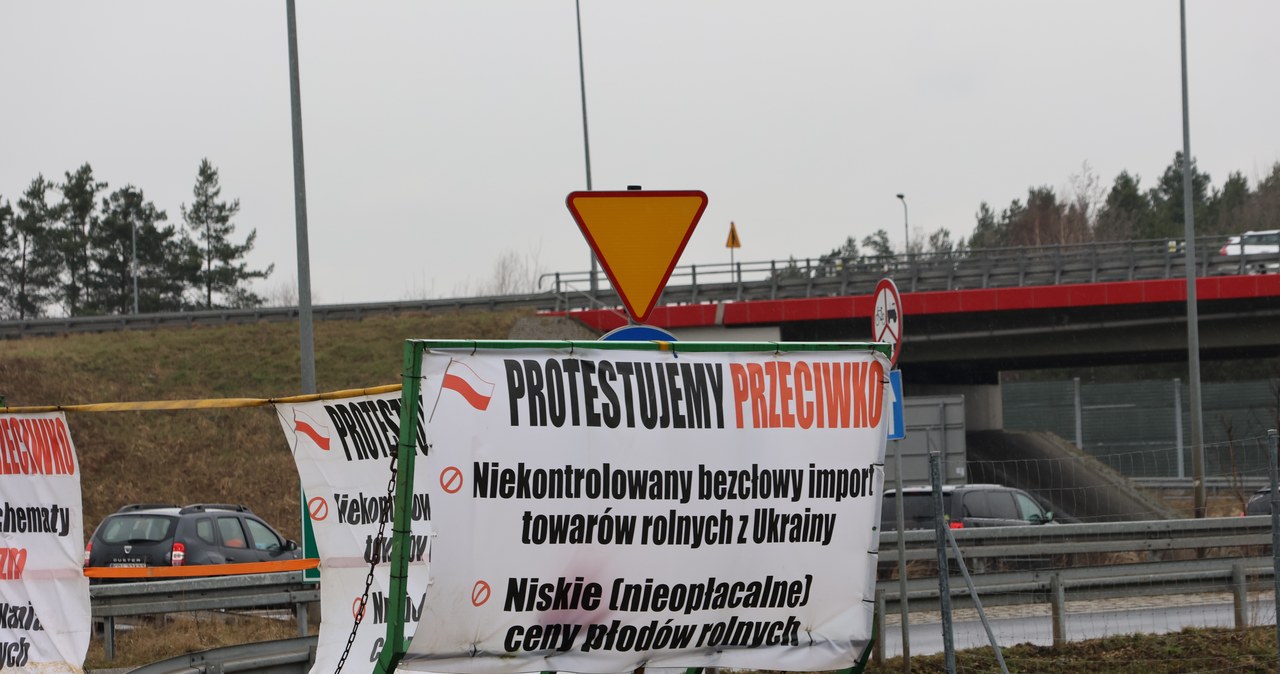Rolnicy protestowali w okolicach lotniska w Pyrzowicach