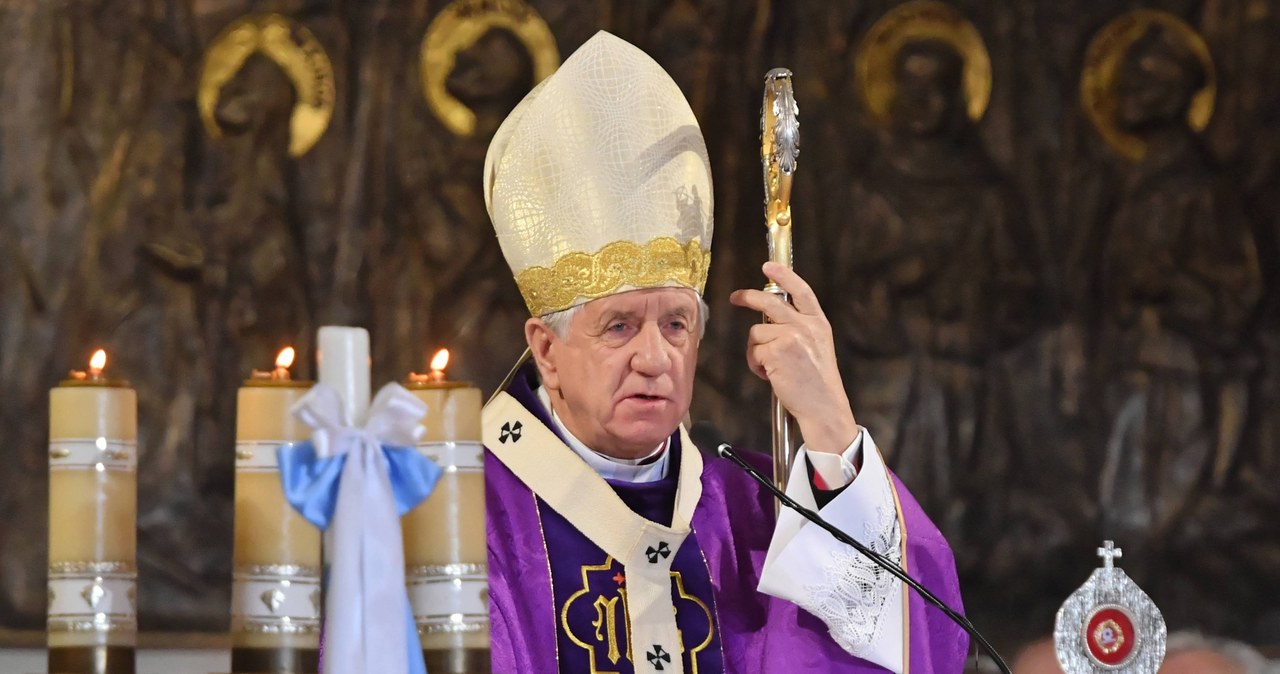 Papież Franciszek przyjął rezygnację abp. Andrzeja Dzięgi