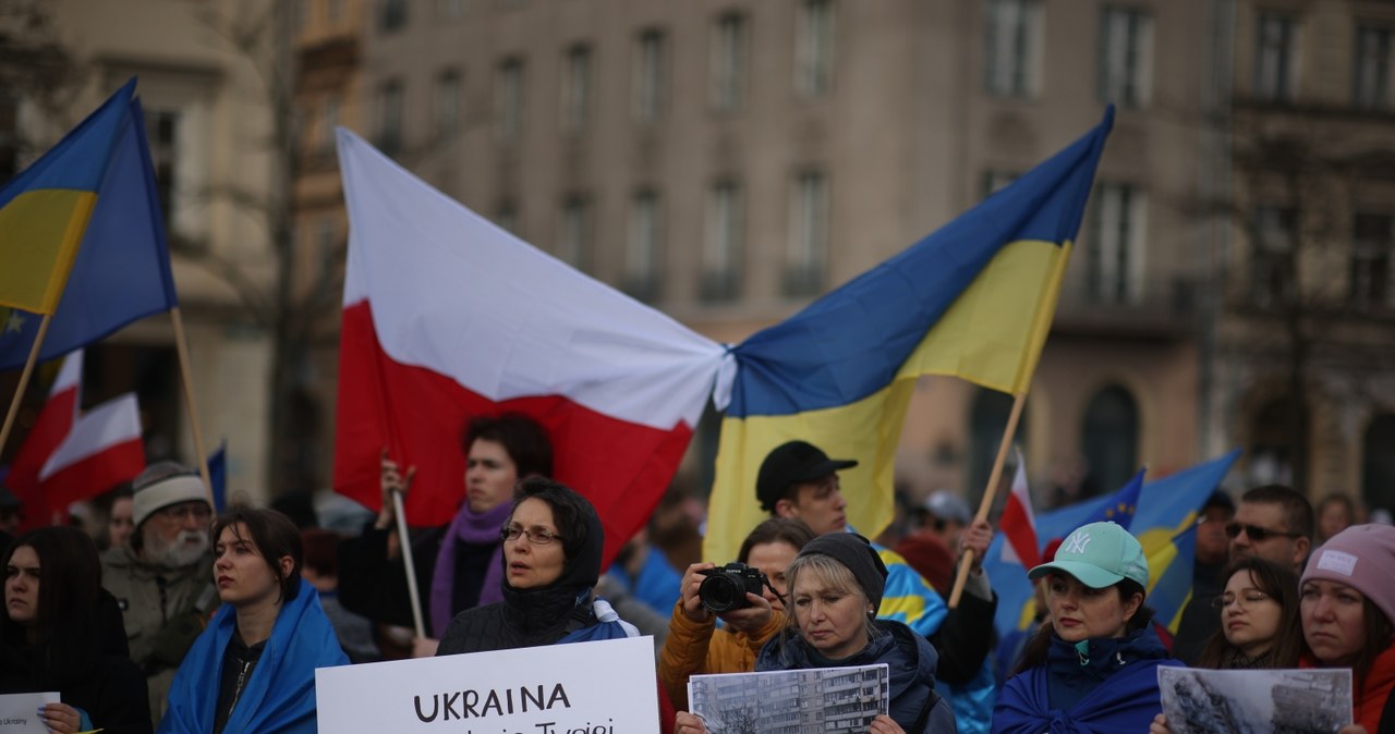 „Nie można mówić, że ktoś jest zmęczony wojną”. Rocznicowe demonstracje w polskich miastach