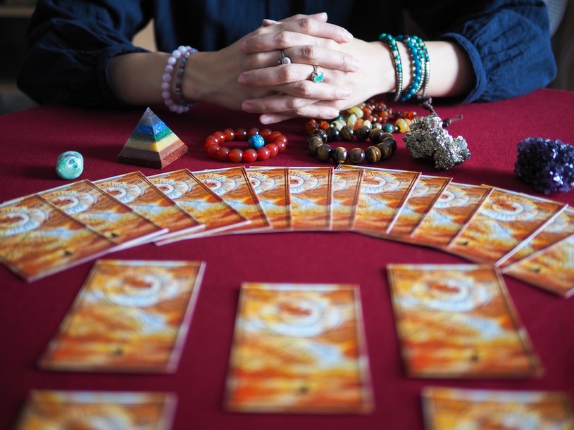 Karty na 14 marca. Wróżka Diana stawia tarota wszystkim znakom zodiaku