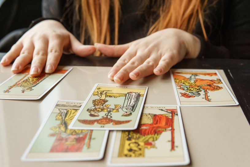 Karty na 27 marca. Wróżka Diana stawia tarota wszystkim znakom zodiaku