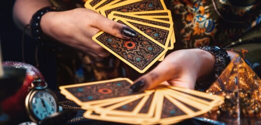 Karty na 2 marca. Wróżka Diana stawia tarota wszystkim znakom zodiaku