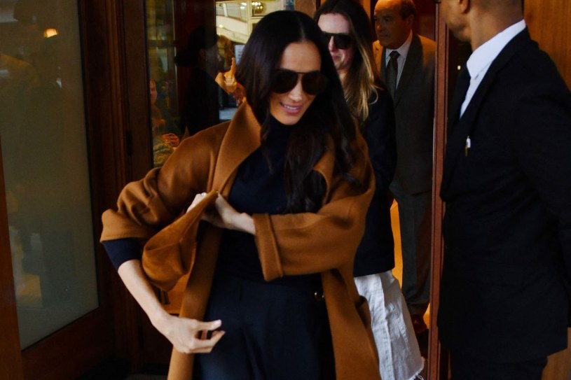 Minimalistyczny styl Meghan Markle podbija świat mody. Ten płaszcz to hit