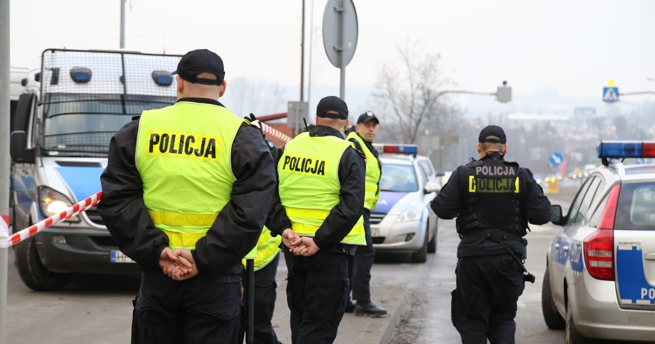 Policyjny pościg za 28-latkiem. Kradzionym autem pędził przez trzy powiaty