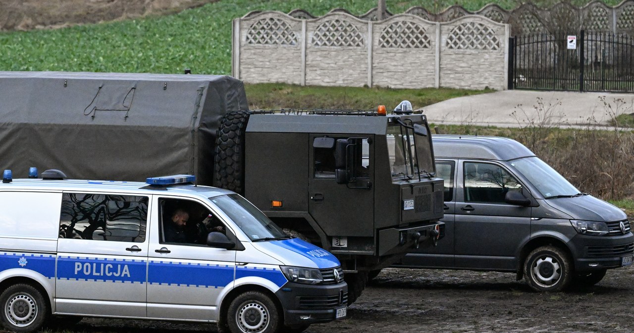 Kolejny podejrzany obiekt spadł na Mazurach, służby na miejscu