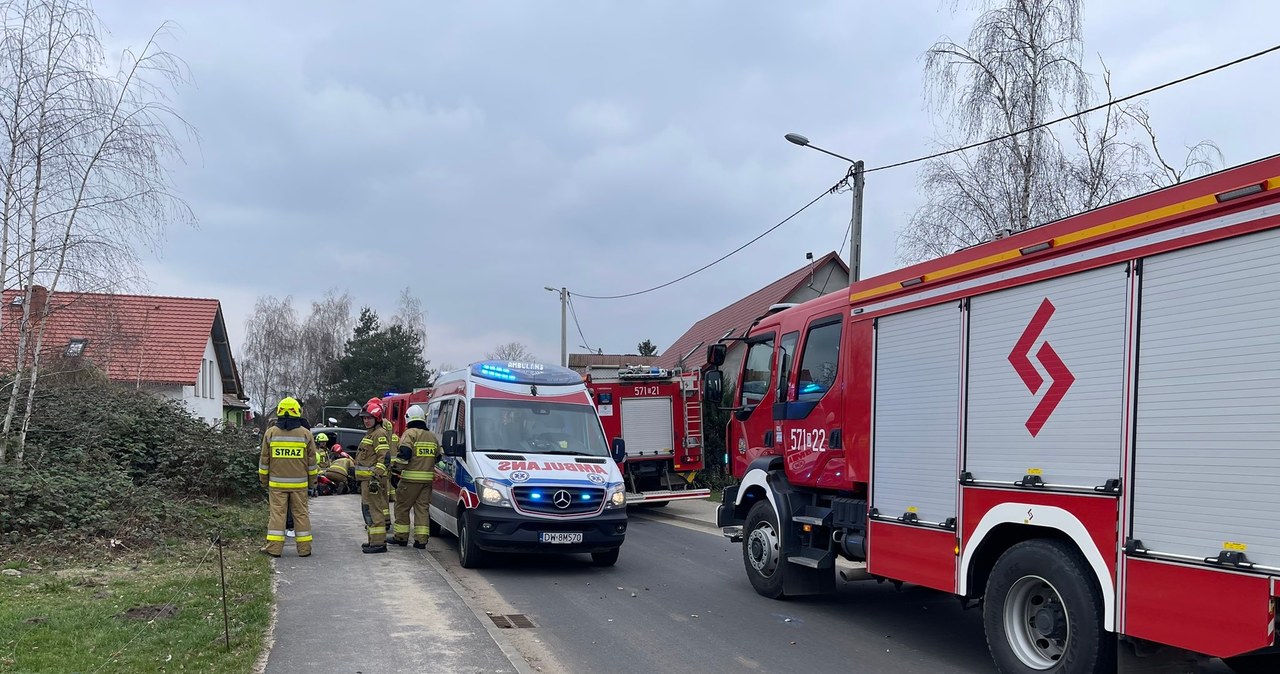 Zdążyła odepchnąć wózek. Auto przygniotło babcię i 3-letniego wnuka