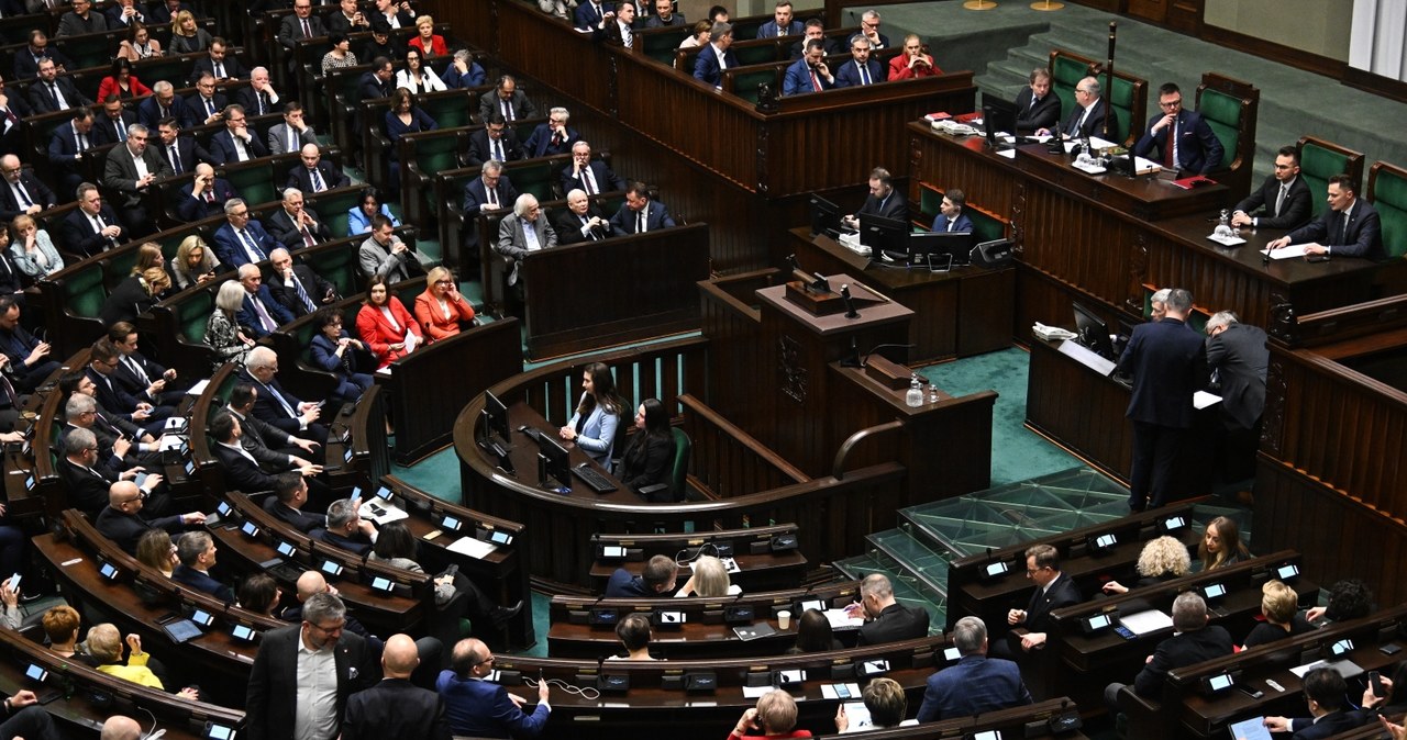 Sejm przyjął projekt uchwały w sprawie Trybunału Konstytucyjnego