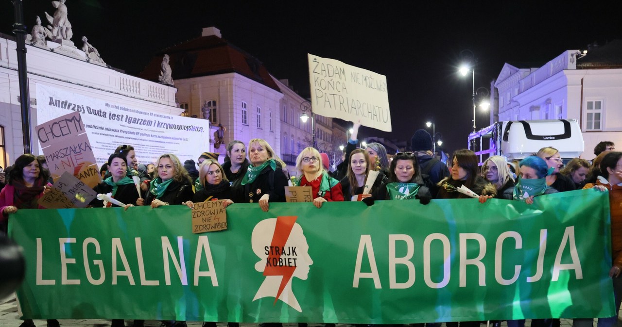 Zapytaliśmy Polaków o aborcję [SONDAŻ]