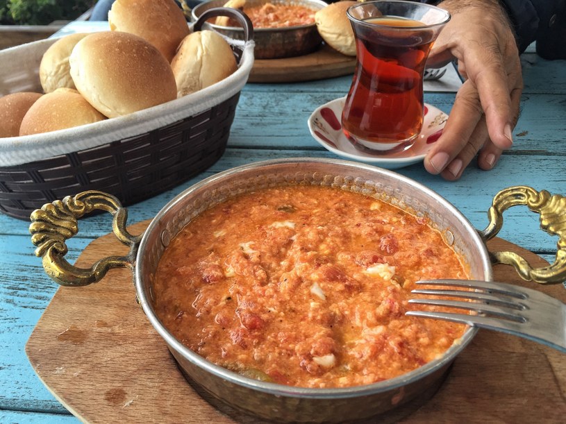 Menemen: Turecka jajecznica na bogato. Doskonale smakuje, syci na długo