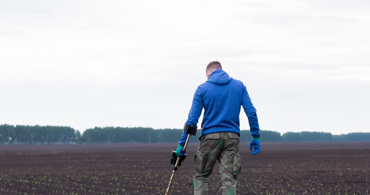 Poszukiwacz skarbów w opałach. Chciał oszukać kolegów, został aresztowany