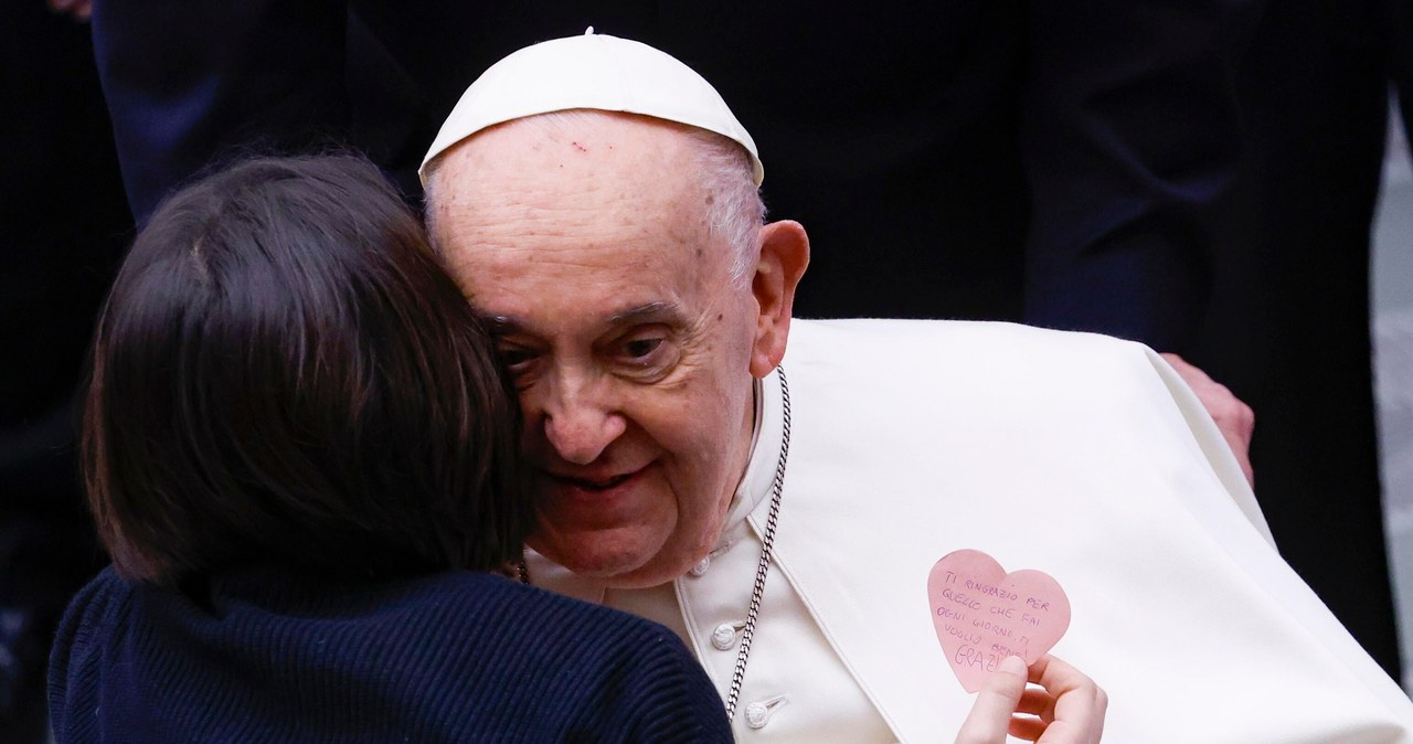 Jak Polacy oceniają wypowiedź Franciszka o „białej fladze”? Wyniki sondażu