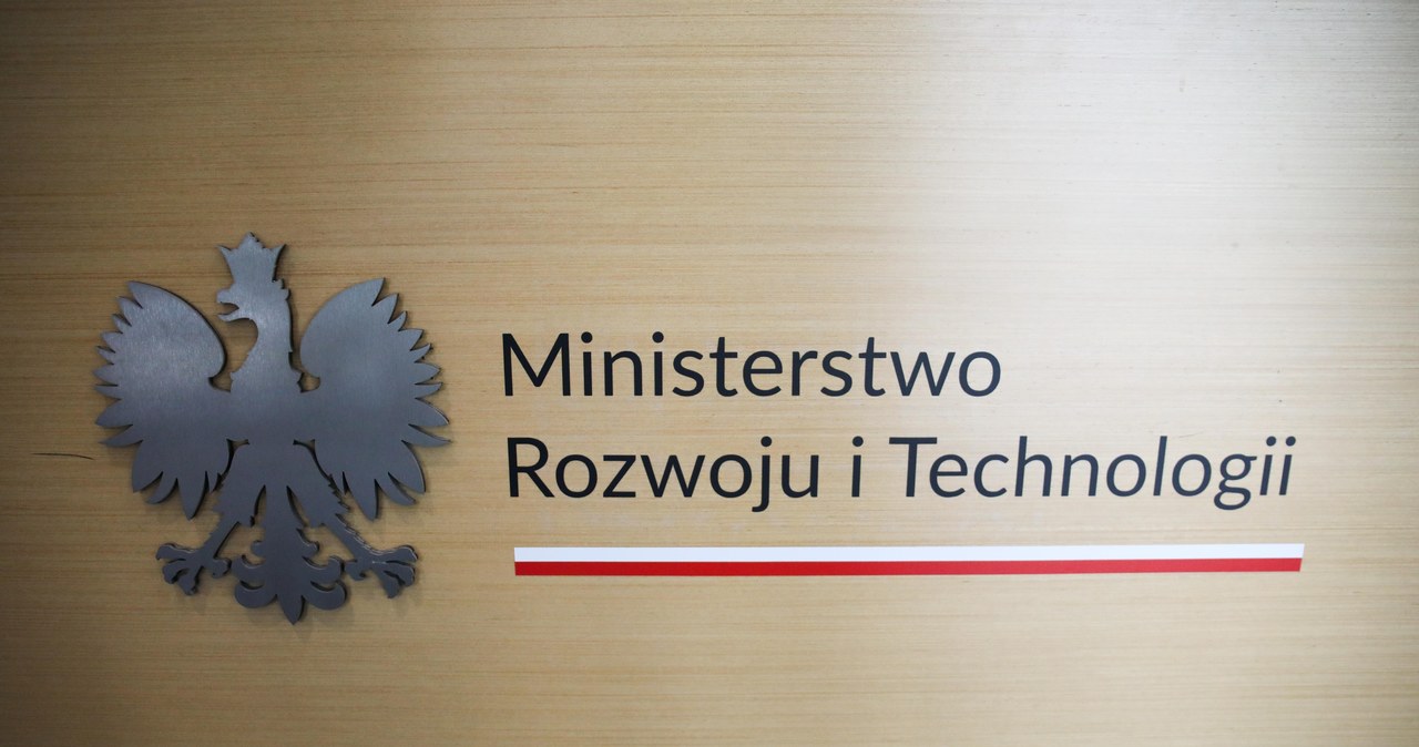 Bezprawnie prowadzili szkolenia. Urzędnicy MRiT staną przed sądem