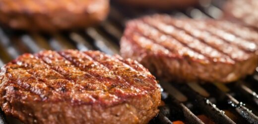 GIS: Salmonella w mięsie. Biedronka ostrzega klientów