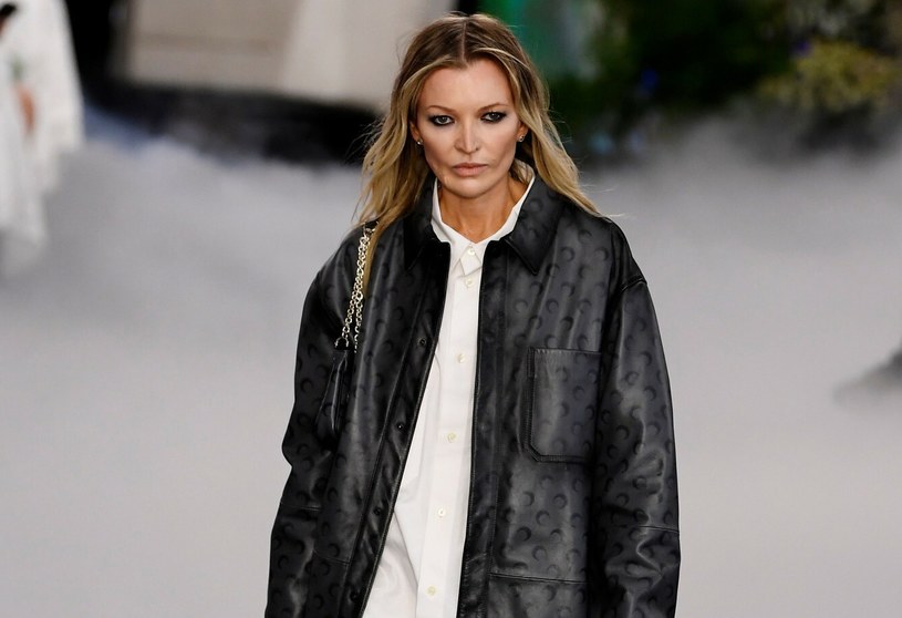 Dawno niewidziana Kate Moss zachwyciła w luźnej stylizacji