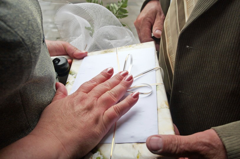 Co dla wnuczka lub wnuczki na komunię świętą? Tak unikniesz kłopotliwej wpadki