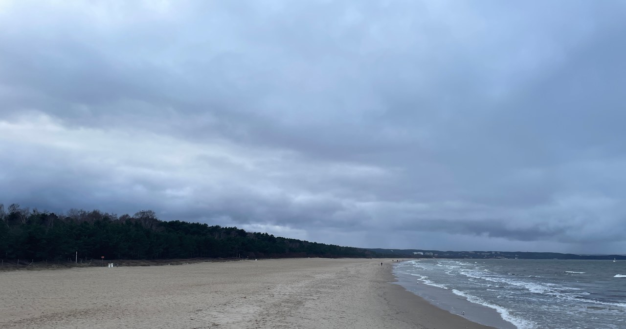 Plaże na wybrzeżu będą szersze. Urząd morski apeluje o rozwagę