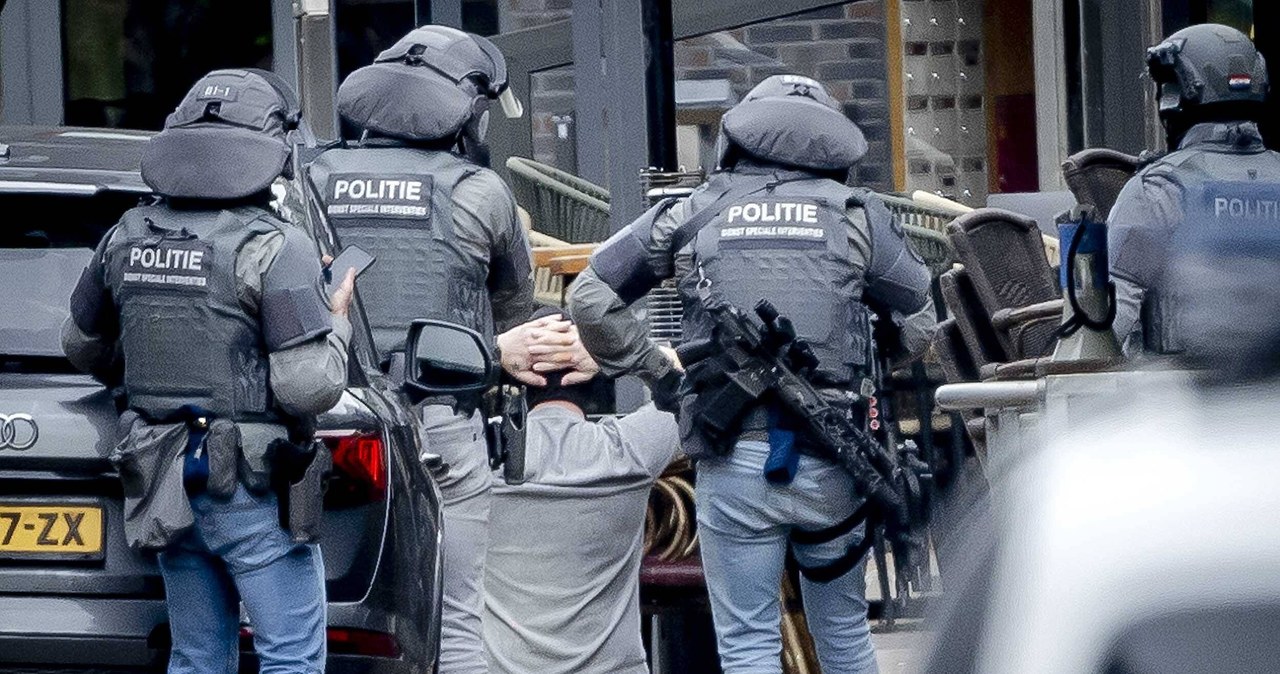 Akcja policji w Holandii. Uzbrojony napastnik wziął zakładników