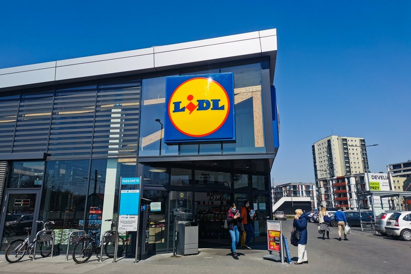 Lidl kusi klientów i rozdaje pieniądze. Wystarczy jeden krok