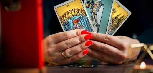 Karty na 10 kwietnia. Wróżka Diana stawia tarota wszystkim znakom zodiaku