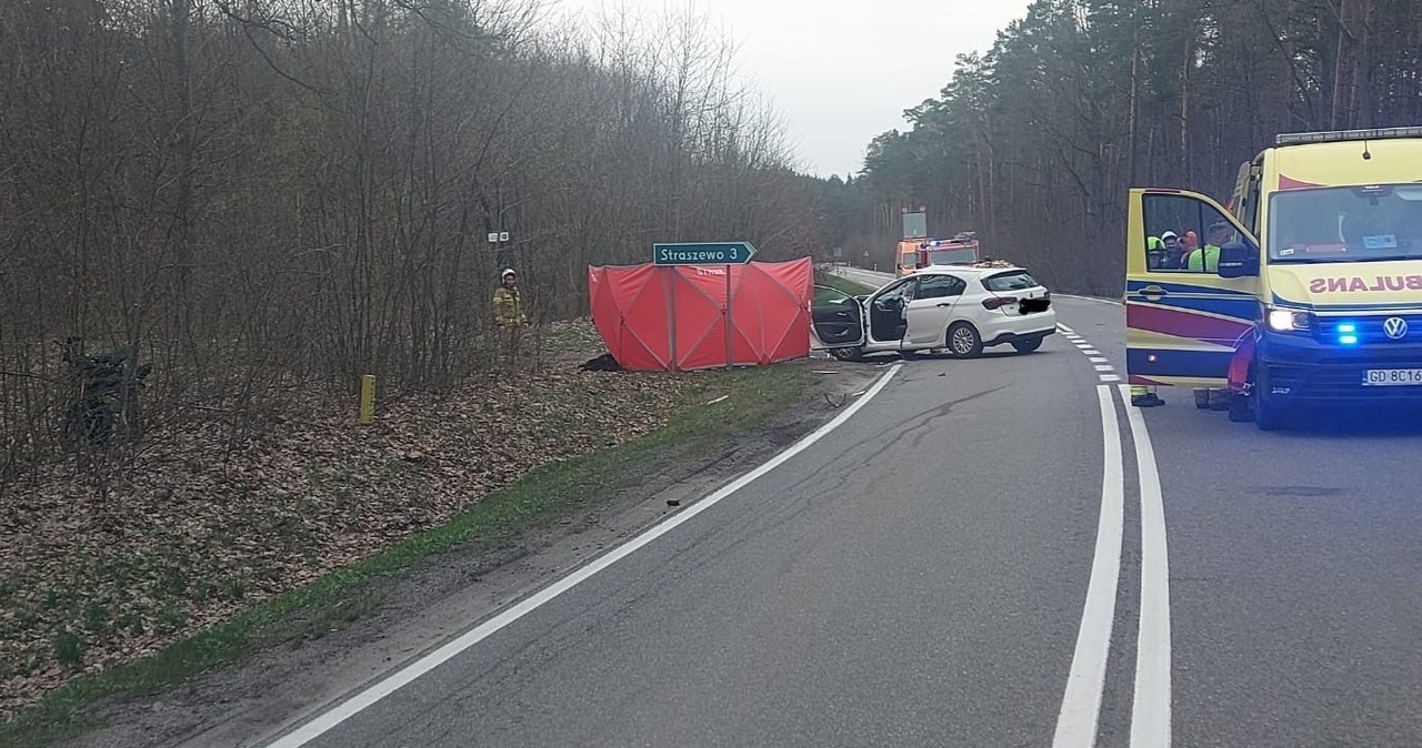 Tragiczny wypadek na DK 55. Jedna osoba nie żyje, dwie są ranne